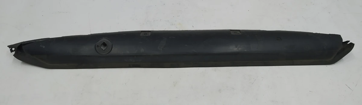 12 Дифузор передній радіатора основного охолодження (верхня частина, з пошкодженням) Tesla model S REST 1057847-00-E