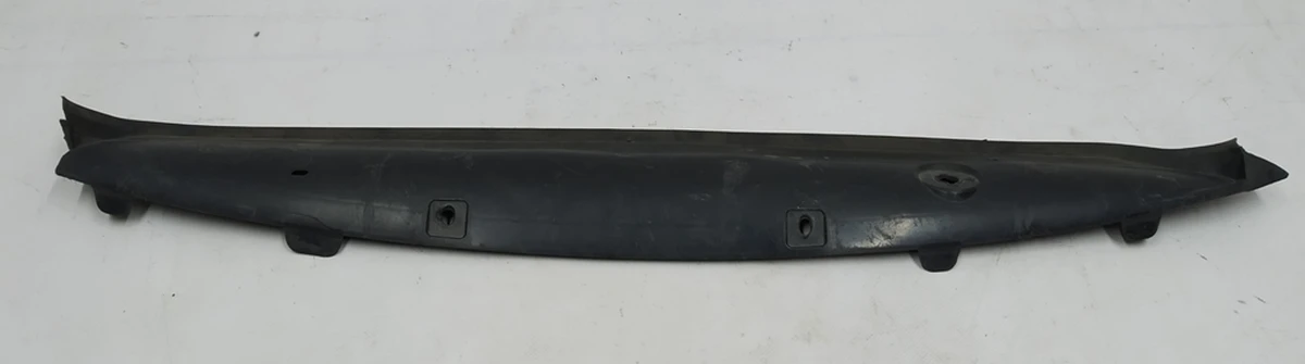 12 Дифузор передній радіатора основного охолодження (верхня частина, з пошкодженням) Tesla model S REST 1057847-00-E