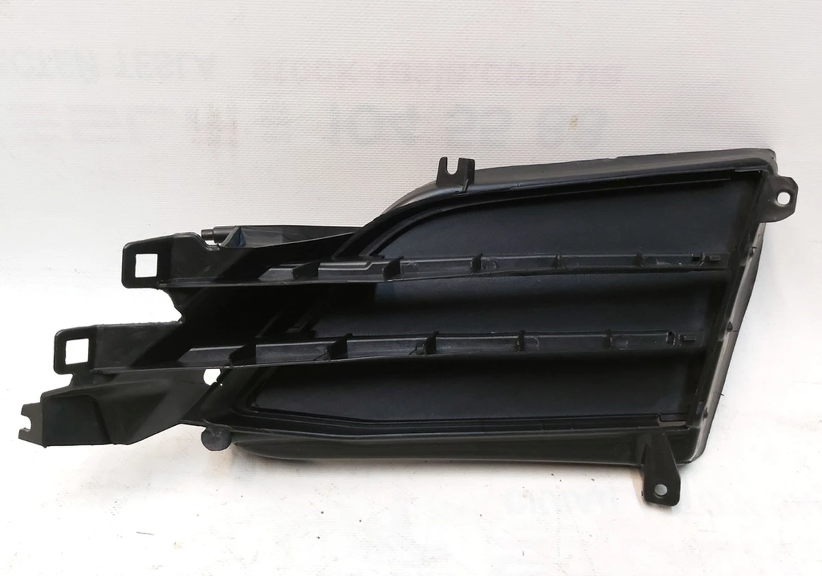 2 Корпус люверса активного левый без модуля Tesla model S REST 1057851-00-J