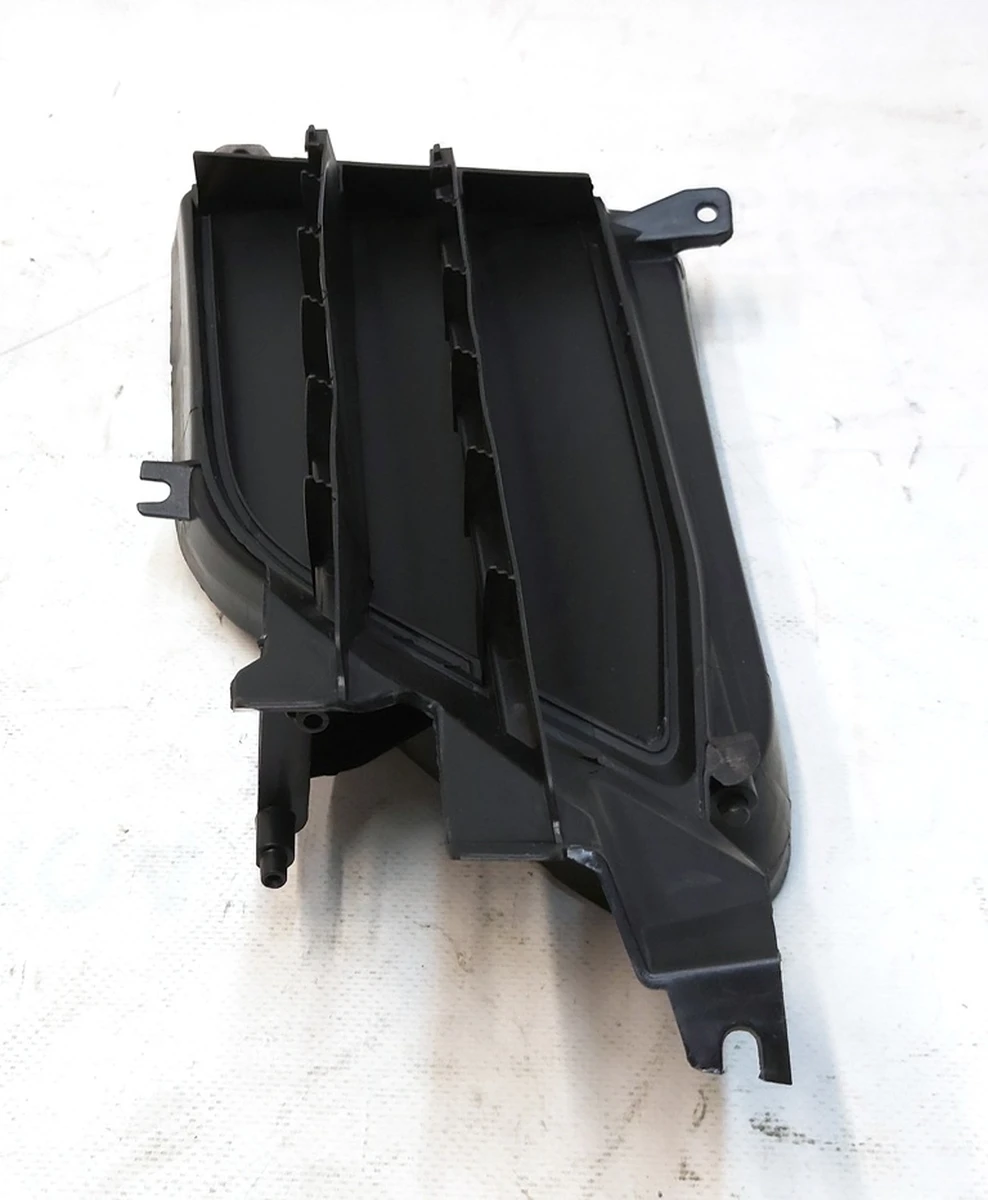 2 Корпус люверса активного левый без модуля Tesla model S REST 1057851-00-J