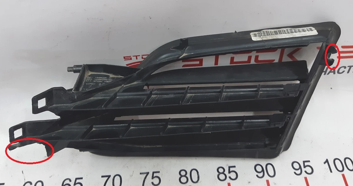 17 Корпус активного люверса лівий (без модуля і хром накладок) з пошкодженням Tesla model S REST 1057851-00-J