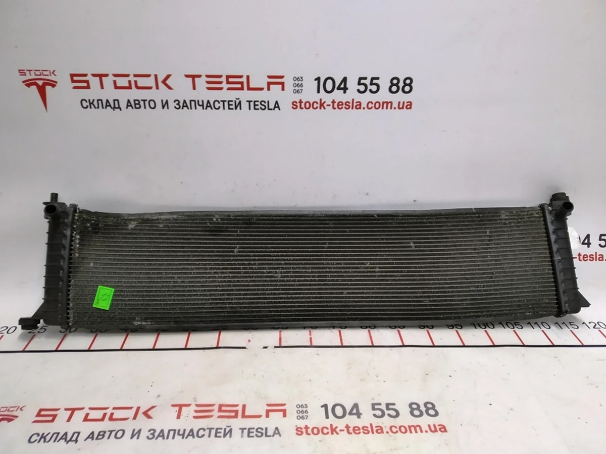 1 Радиатор охлаждения основной с повреждением Tesla model S REST 1057999-00-B
