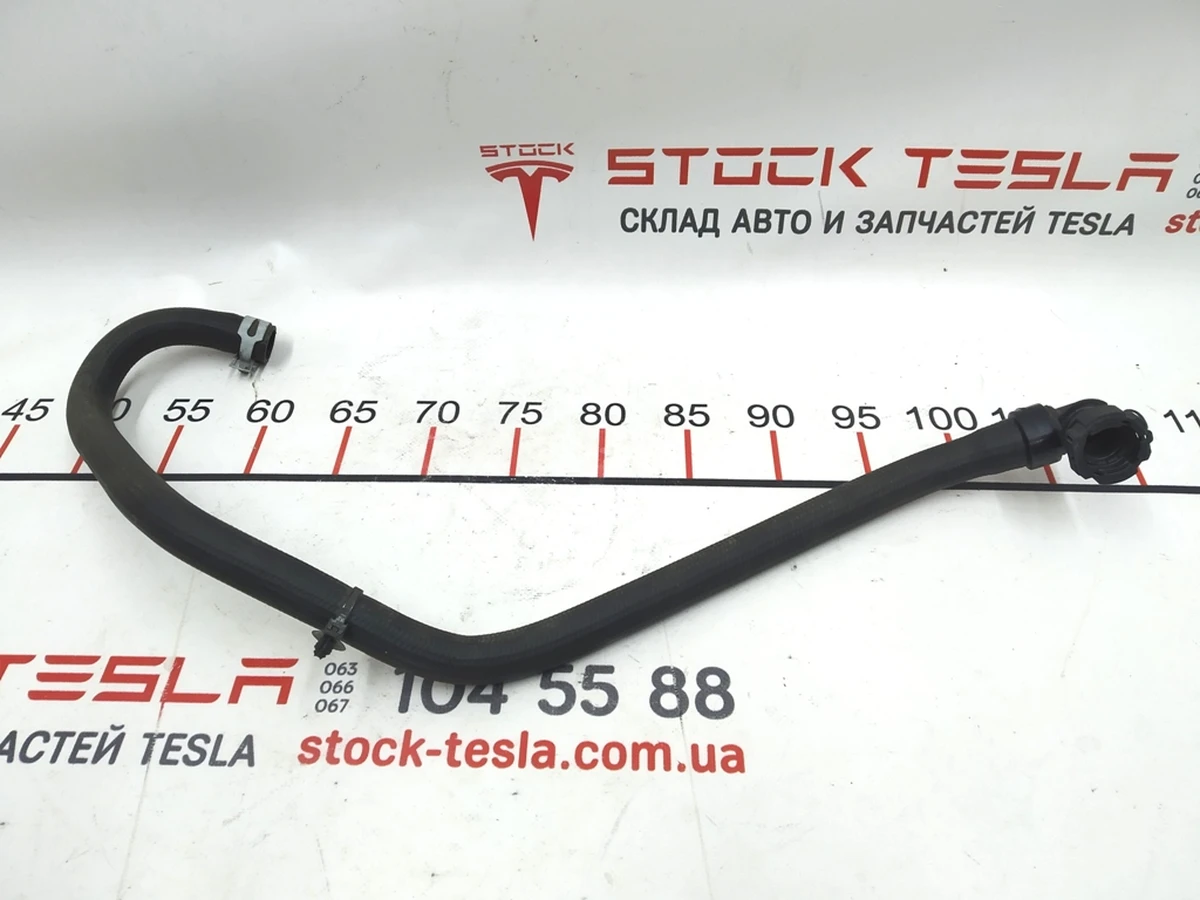 3 Шланг охлаждения мотор задний выход Tesla model S REST 1058001-00-E