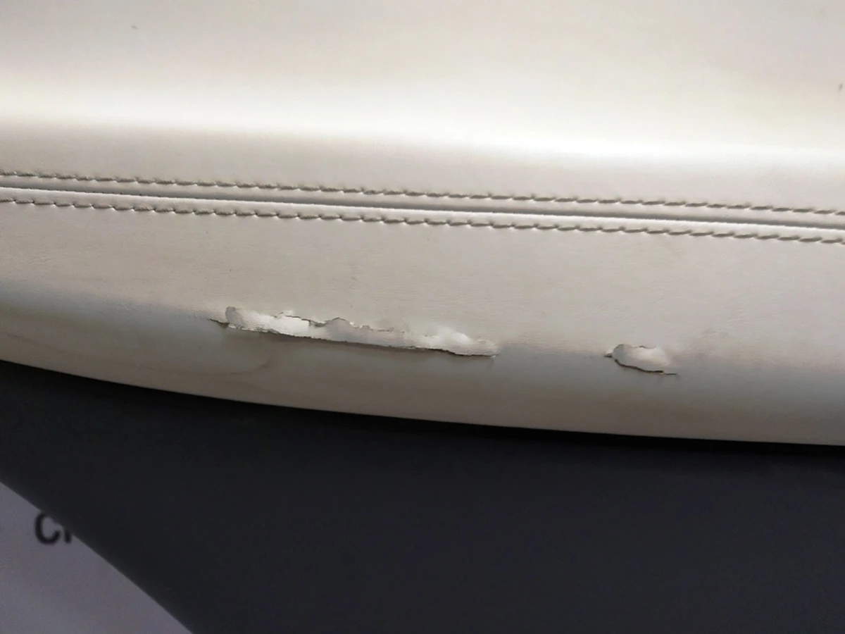 1 MX DOOR TRIM RR LH PREM PUR CREAM with damages Tesla model X 1058003-22-K