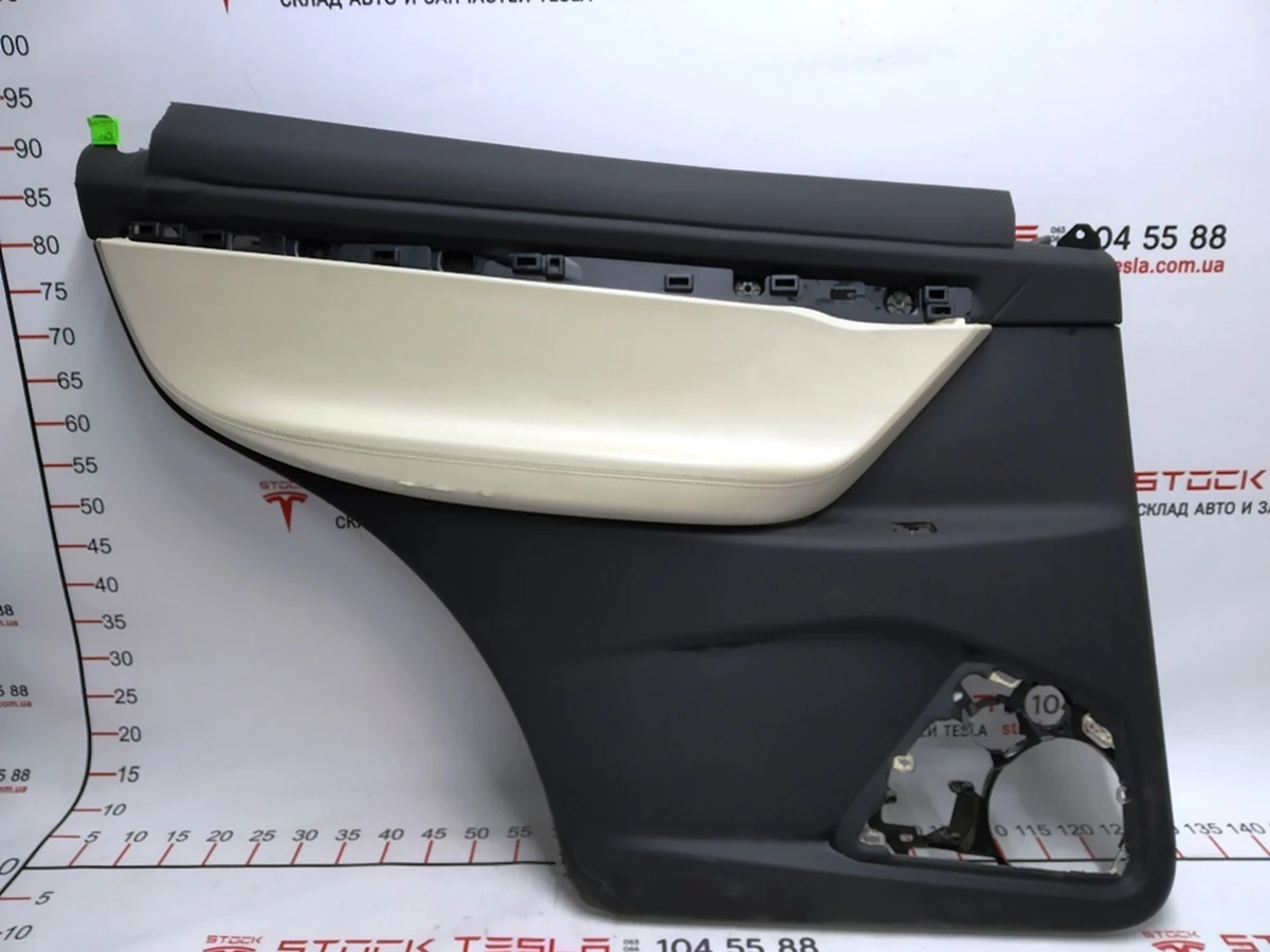 1 Карта (скелет) двері задніх лівих PREM PUR CREAM (з ушкодженнями) Tesla model X 1058003-22-K
