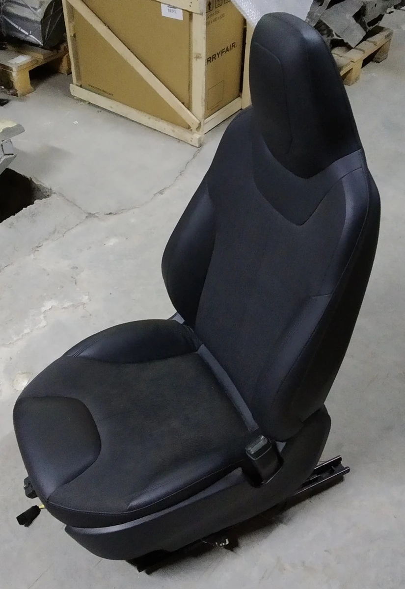 4 Сидіння пасажирське у зборі NEXT-GEN BLACK (GEN 1, широкий підголівник, без кишені) Tesla model S, model S REST 1058006-02-B