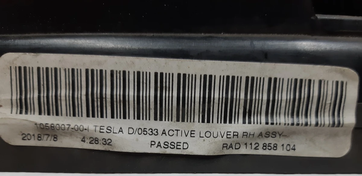 18 Корпус активного люверса правий у зборі з модулем Tesla model S REST 1058007-00-J