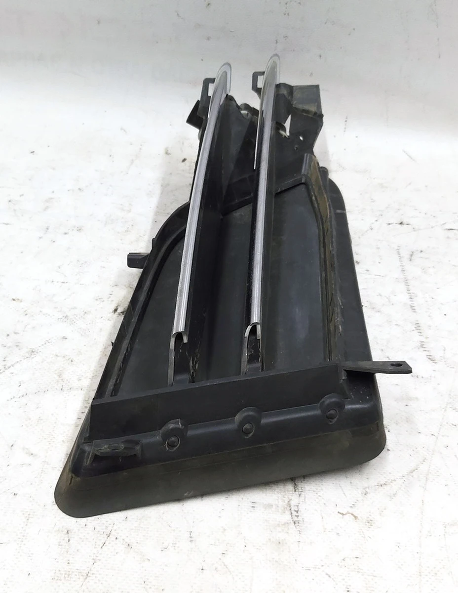 18 Люверс активный правый в сборе Tesla model S REST 1058007-00-J