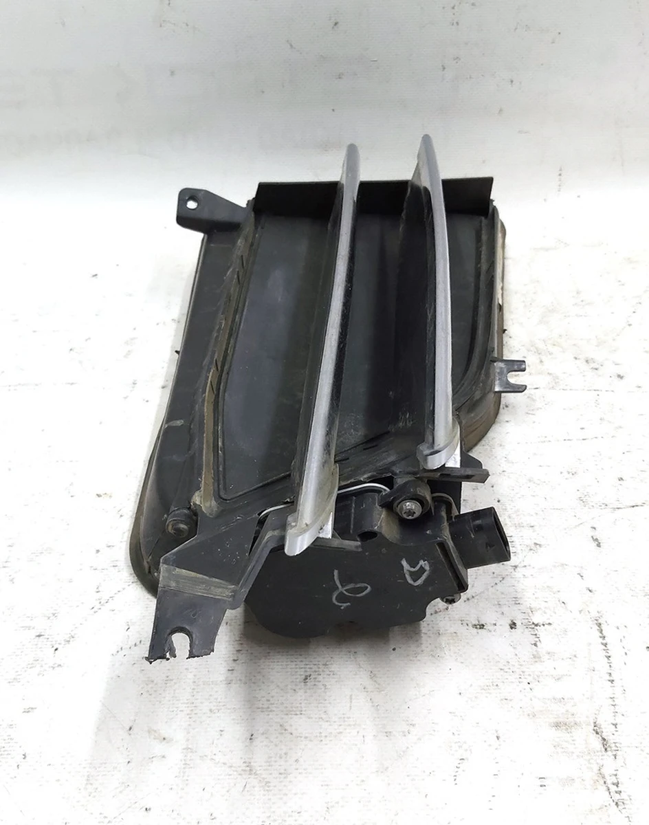 18 Люверс активный правый в сборе Tesla model S REST 1058007-00-J