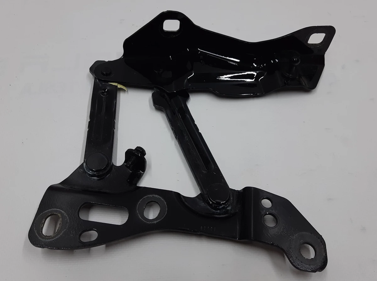 1 Петля кріплення капота ліва PBSB Tesla model X 1058041-00-B