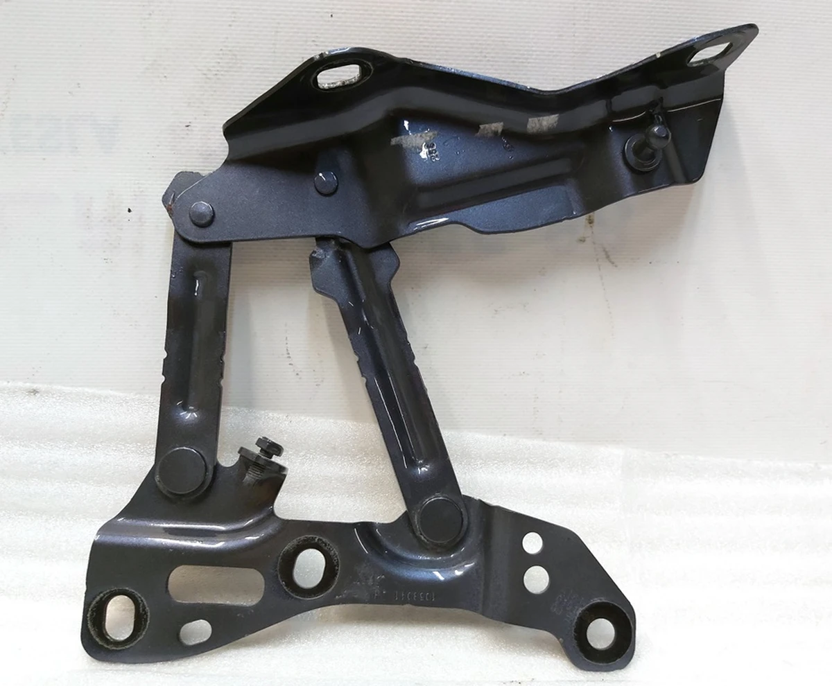 1 Петля кріплення капота ліва PMNG Tesla model X 1058041-00-B