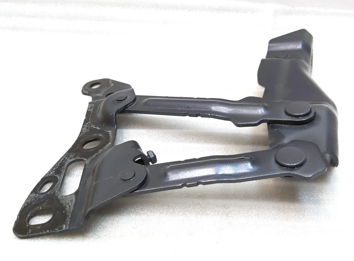 1 Петля кріплення капота ліва PMNG Tesla model X 1058041-00-B