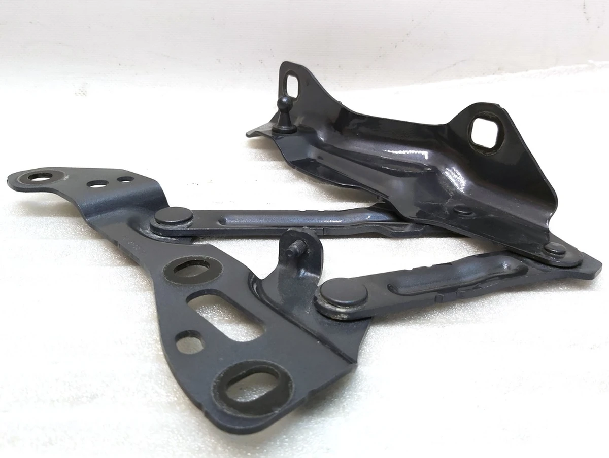 HOOD HINGE RH PMNG Tesla model X 1058042-00-B