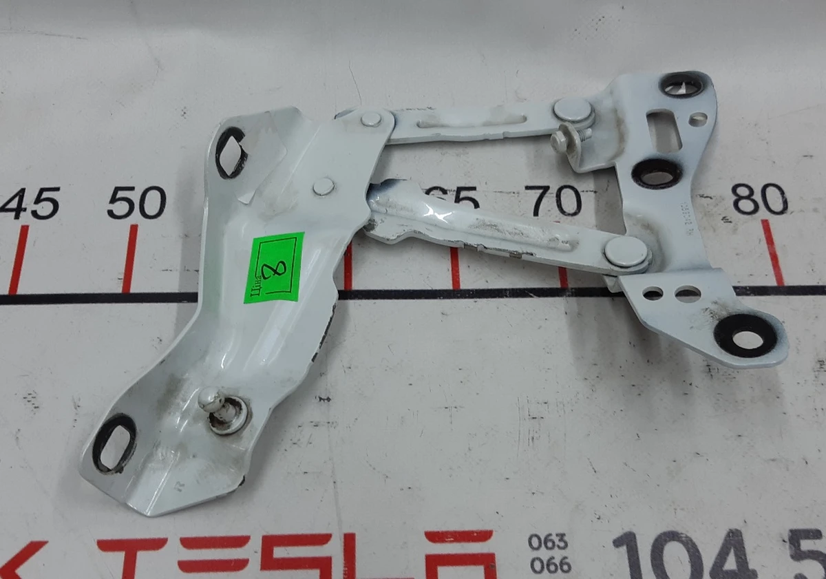 1 Петля кріплення капота права PPSW із пошкодженням Tesla model X 1058042-00-B