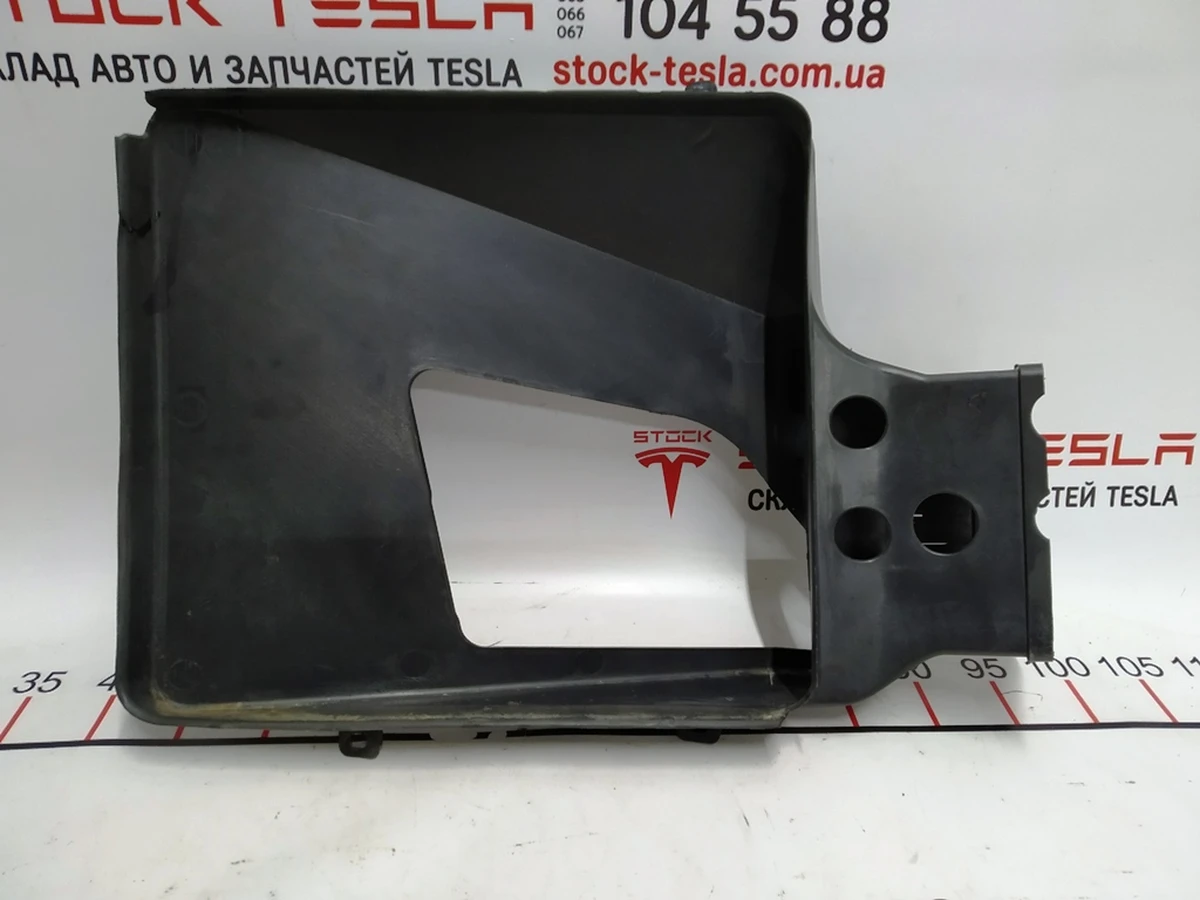 5 Diffuser left radiator AWD Tesla model S REST 1058023-00-C
