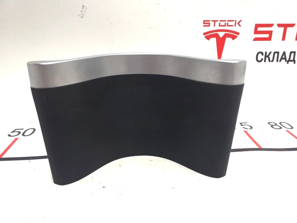 6 Панель підстаканника Tesla Model S REST, Model X 1058082-00-C