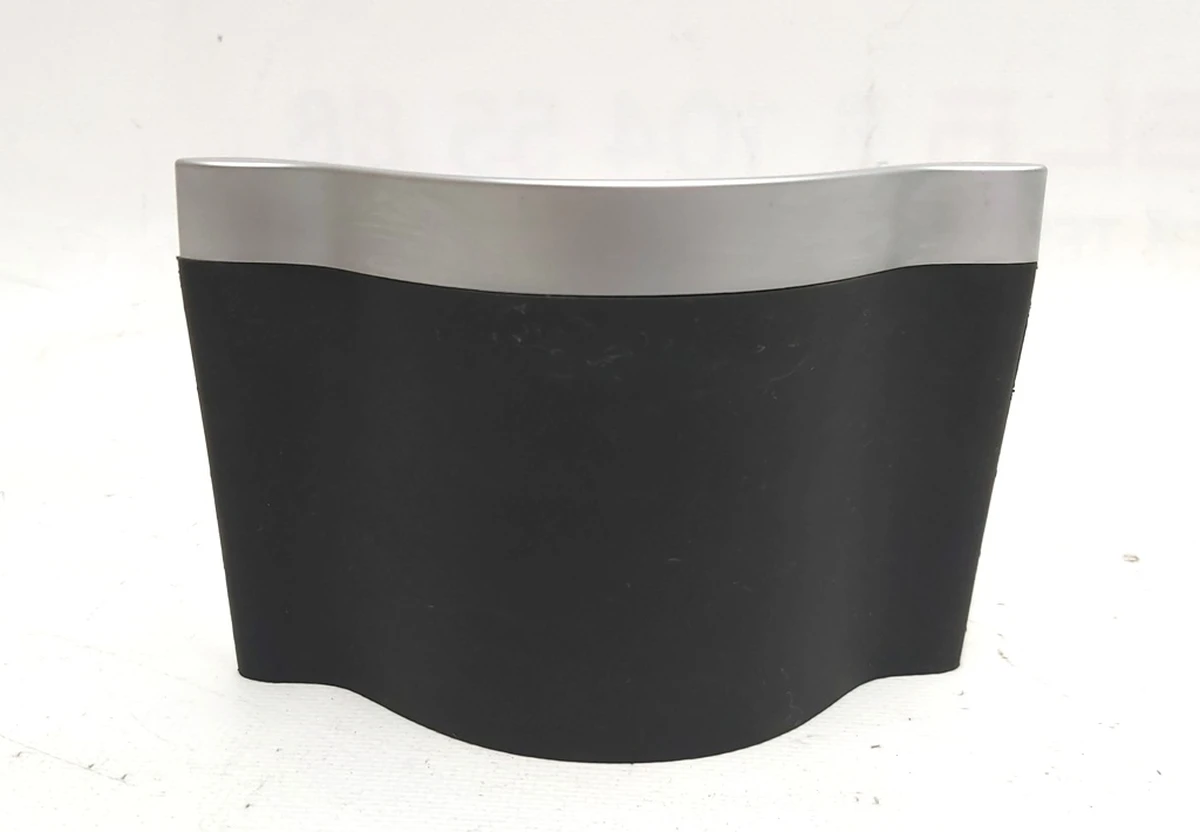 6 Панель підстаканника Tesla Model S REST, Model X 1058082-00-C