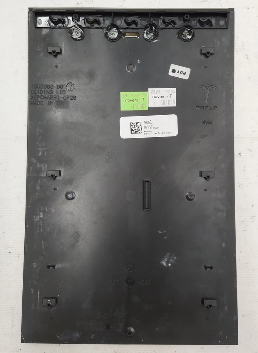 Декоративна накладка засувки центральної консолі LINEAR DARK ASH GRAPH Tesla model X 1058088-22-A