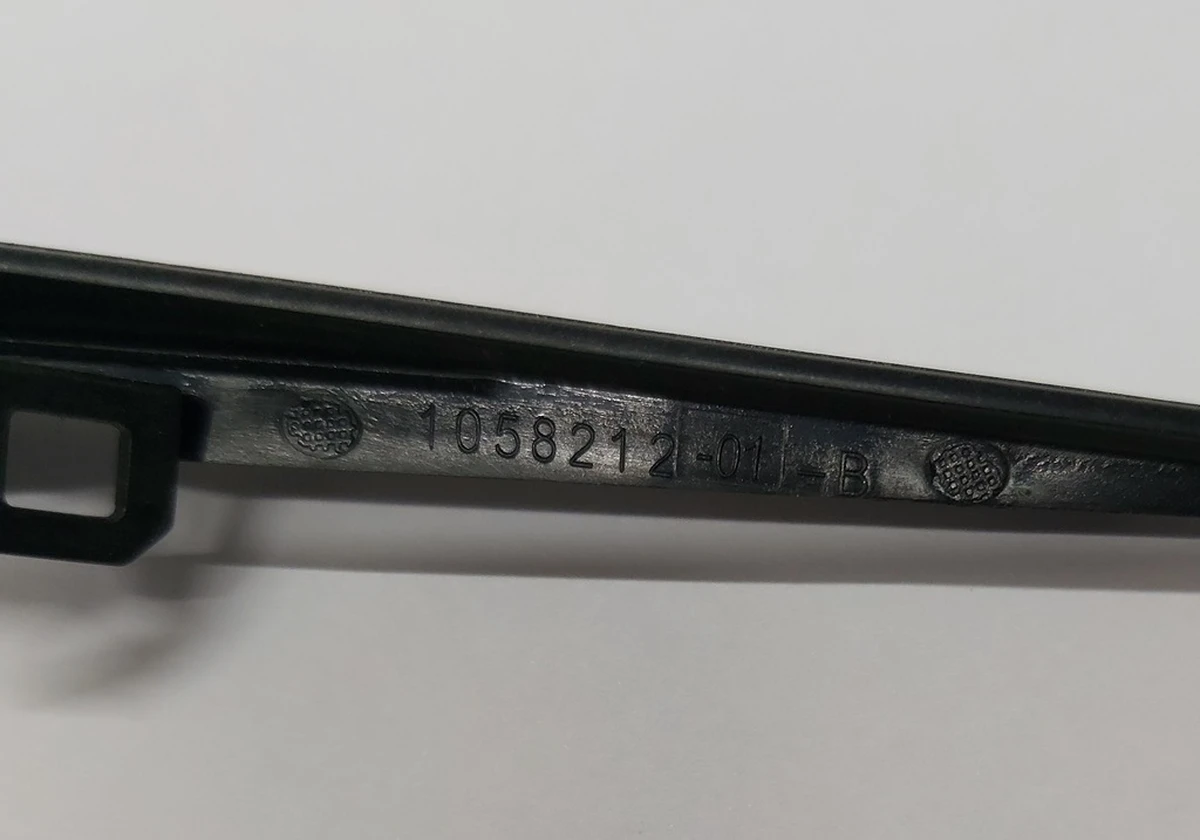 20 Molding GRAPHITE seat belt pad Rack Right Tesla model S, model S REST 1058212-01-B