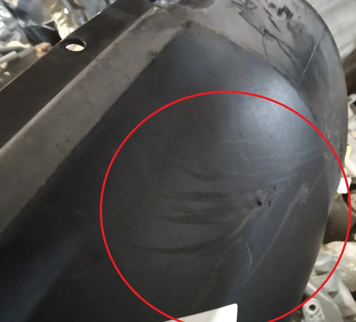 2 Накладка нижняя (структурная) бампера заднего (царапины) Tesla Model X 1058354-00-F