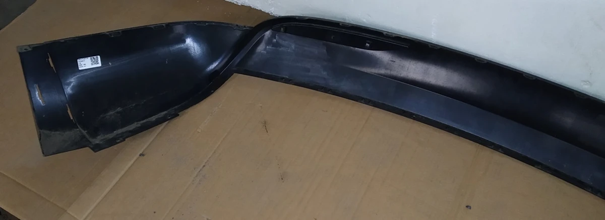 2 Накладка нижня (структурна) бампера заднього (дрібні подряпини) Tesla model X 1058354-00-F