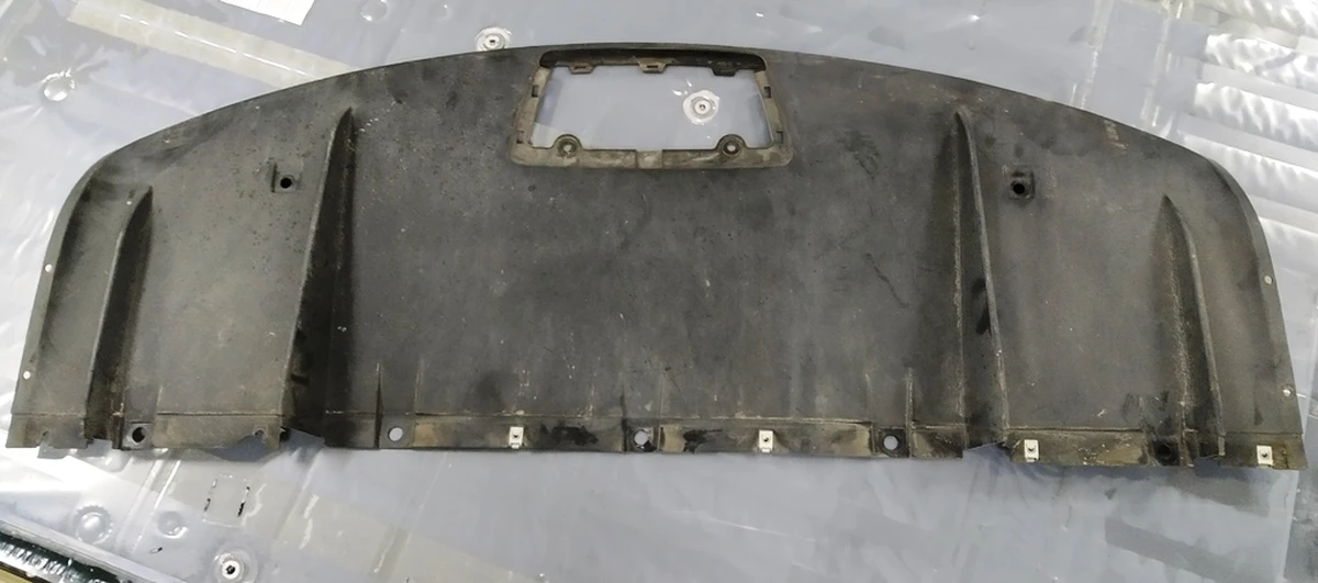 3 Дифузор бампера заднього нижній Tesla Model X 1058356-00-C