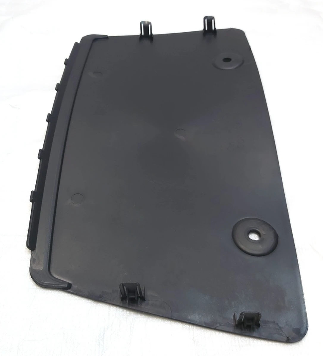 4 Кришка дифузора бампера заднього нижнього (заглушка фаркопа, люк) Tesla model X 1058357-00-D