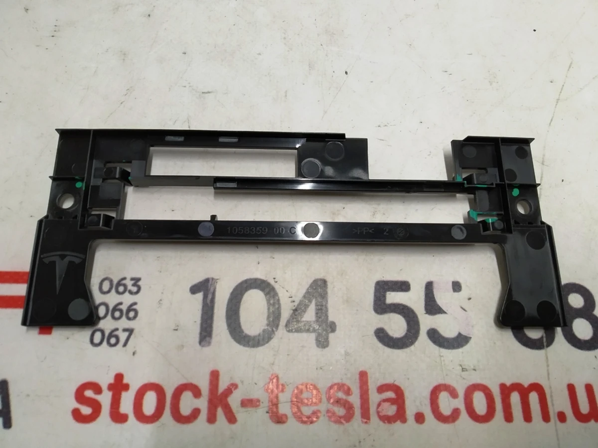 14 Кронштейн (фіксатор) блоків керування пневмосистемою Tesla model X 1058359-00-C