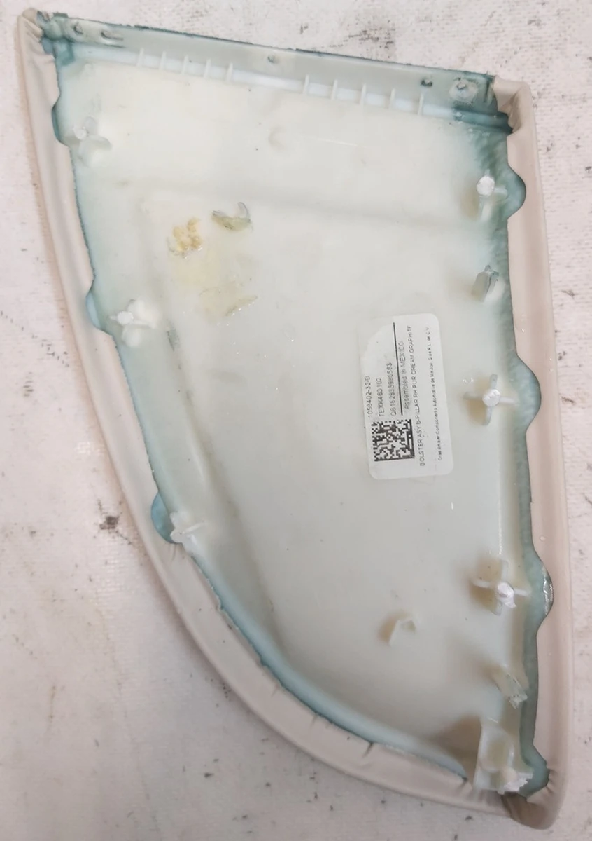 B-pillar trim pocket lower right PUR CREAM Tesla model S REST 1024686-S2-G