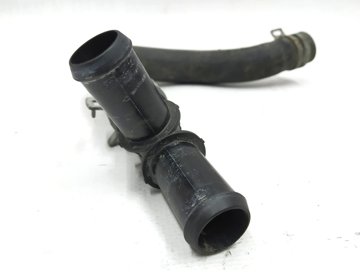 26 Шланг охлаждения 3-х 4-х ходовой клапан радиатор Tesla model S REST 1058614-00-C