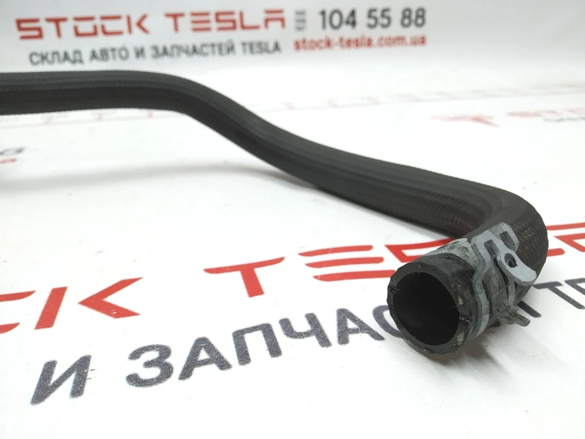 11 Шланг охолодження двигун задній вхід Tesla model S REST 1058668-00-D
