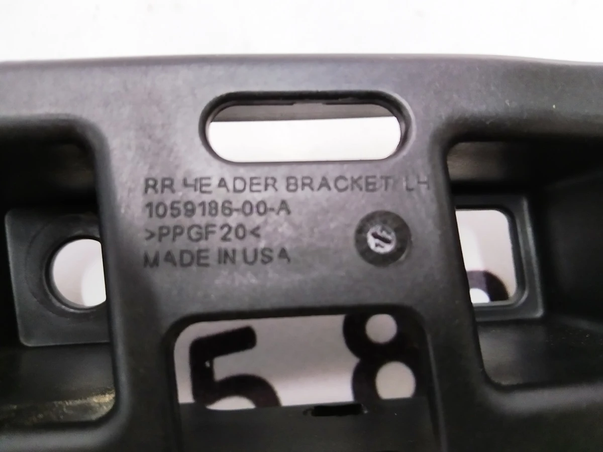 13 Кронштейн облицювання верхньої накладки стійки C задніх лівих дверей Tesla model X 1059185-00-A