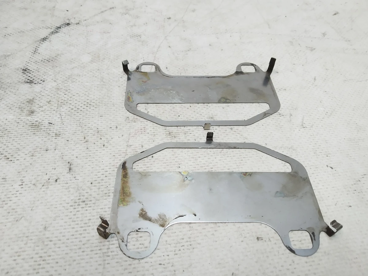 3 Антискрипні пластини задніх гальмівних колодок BREMBO комплект 2 шт. Tesla Model S, Model S REST, Model X 1059198-00-A