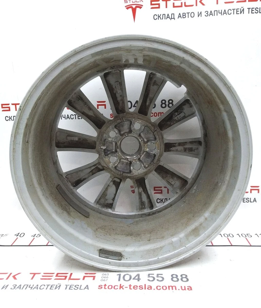 1 Диск колісний 19X8.0 ET40 - SILVER SLIPSTREAM з пошкодженням Tesla model S REST 1076891-00-B