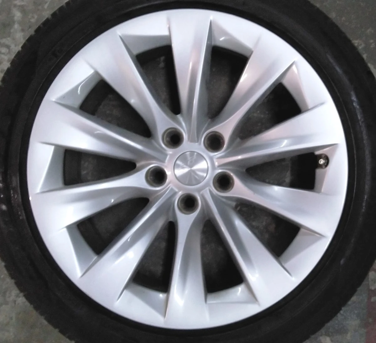1 Диск колесный 19X8.0 ET40 - SILVER SLIPSTREAM Tesla model S REST 1076891-00-B