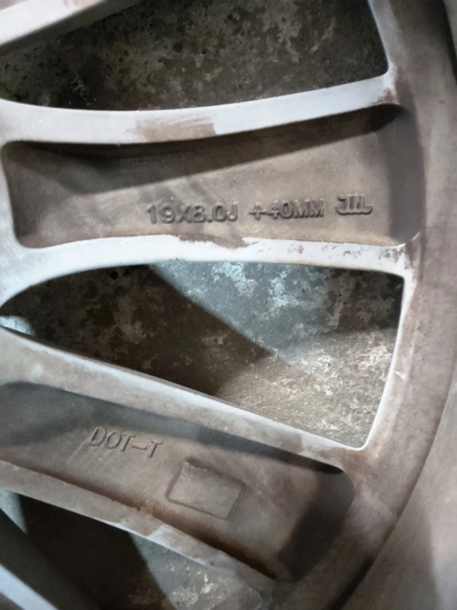 1 Диск колесный 19X8.0 ET40 - SILVER SLIPSTREAM Tesla model S REST 1076891-00-B