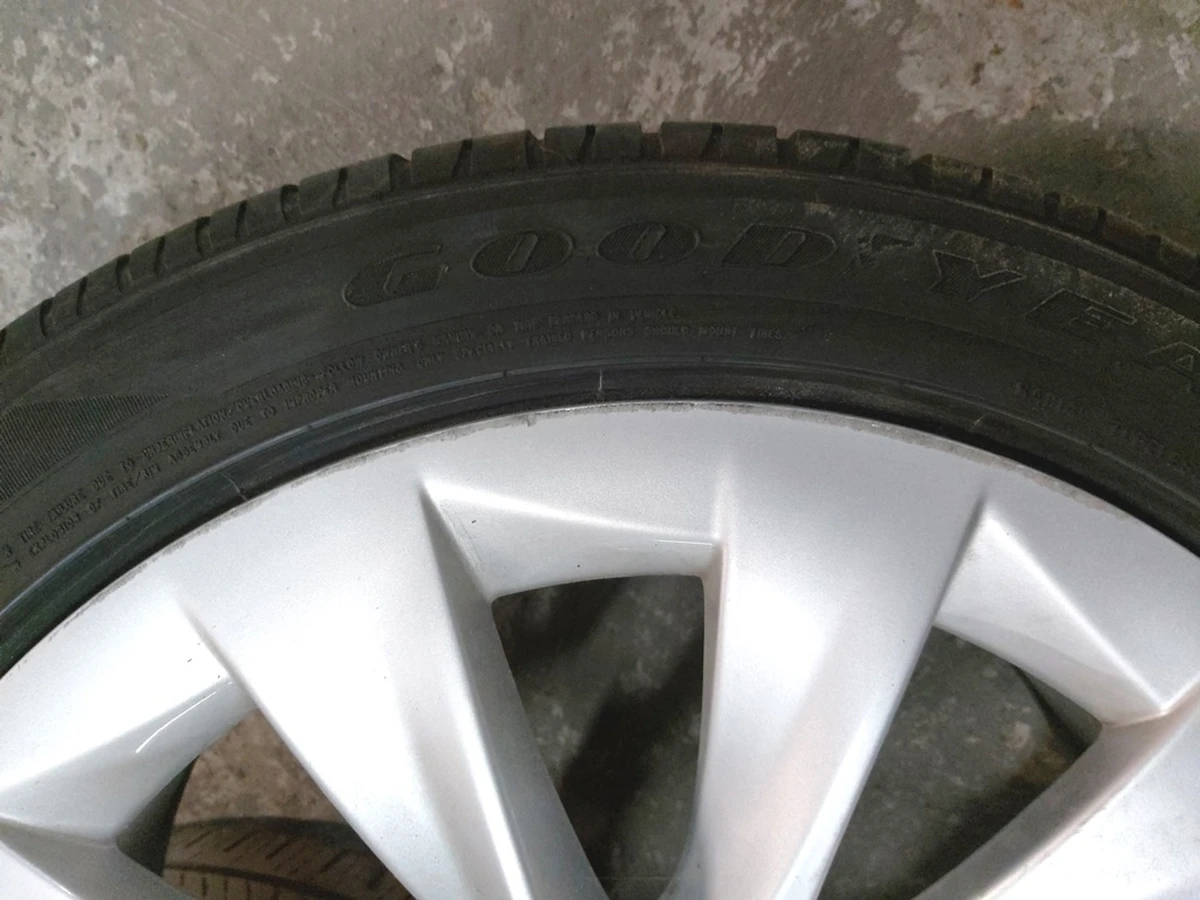 1 WHEEL, 19x8.0 ET40 - SILVER SLIPSTREAM with damage Tesla model S, model S REST 1076891-00-B