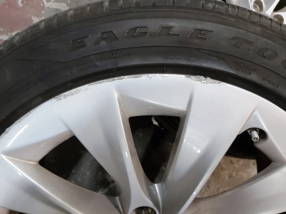 1 WHEEL, 19x8.0 ET40 - SILVER SLIPSTREAM with damage Tesla model S, model S REST 1076891-00-B