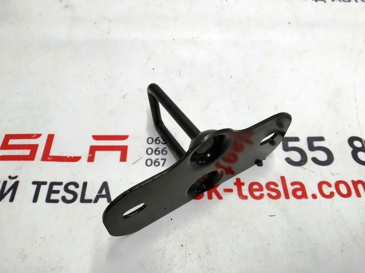 1 Петля замка капота (одиночна) Tesla model S REST 1059507-00-B