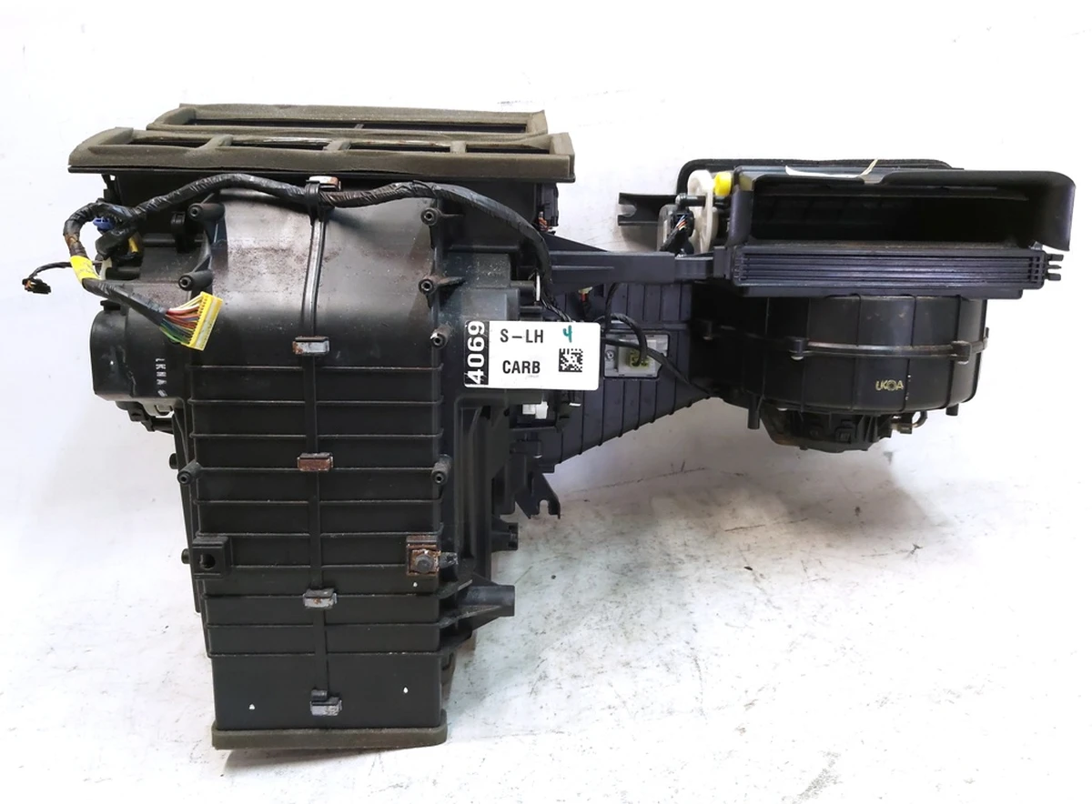 6 Піч салону в зборі Tesla model S REST 1116135-00-C