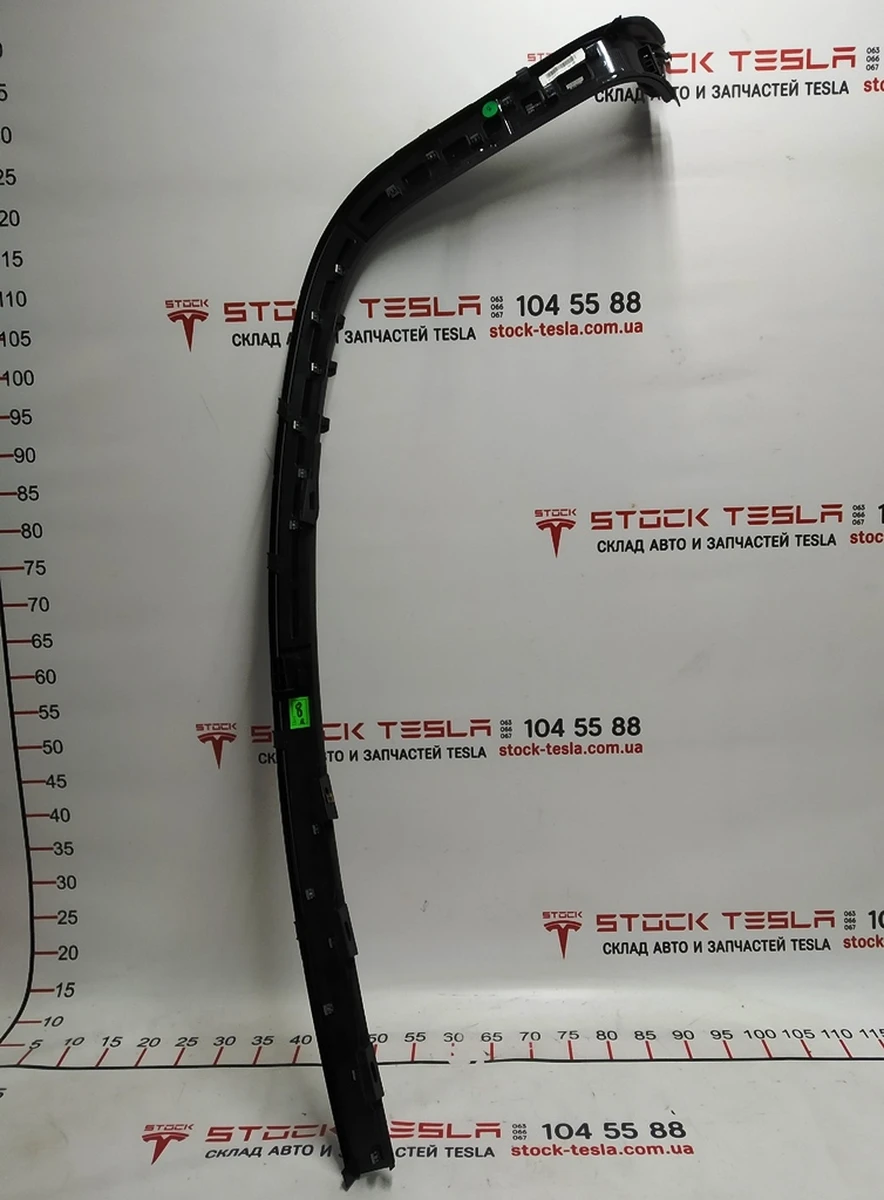 4 Накладка дверного отвору заднього правого передня композитна Tesla model X 1060083-00-H