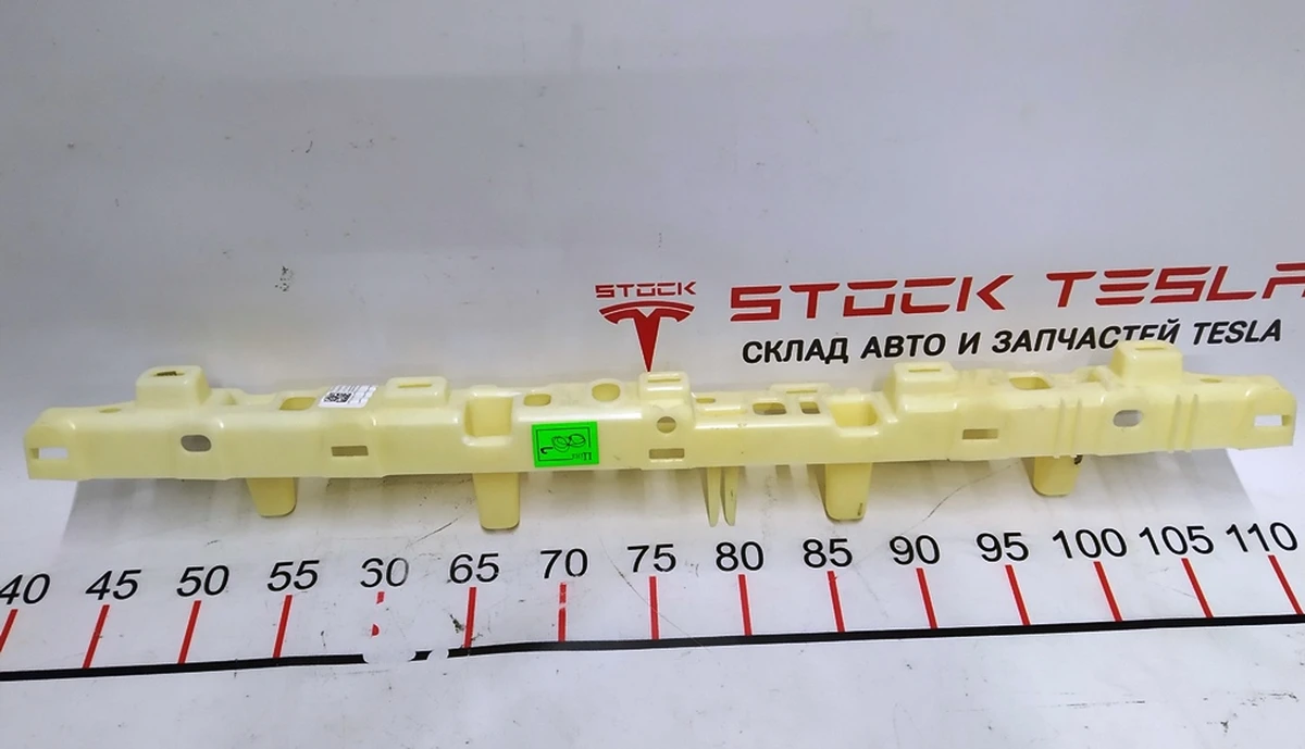 3 Кронштейн облицовки верхний двери задней левой Tesla Model X 1055049