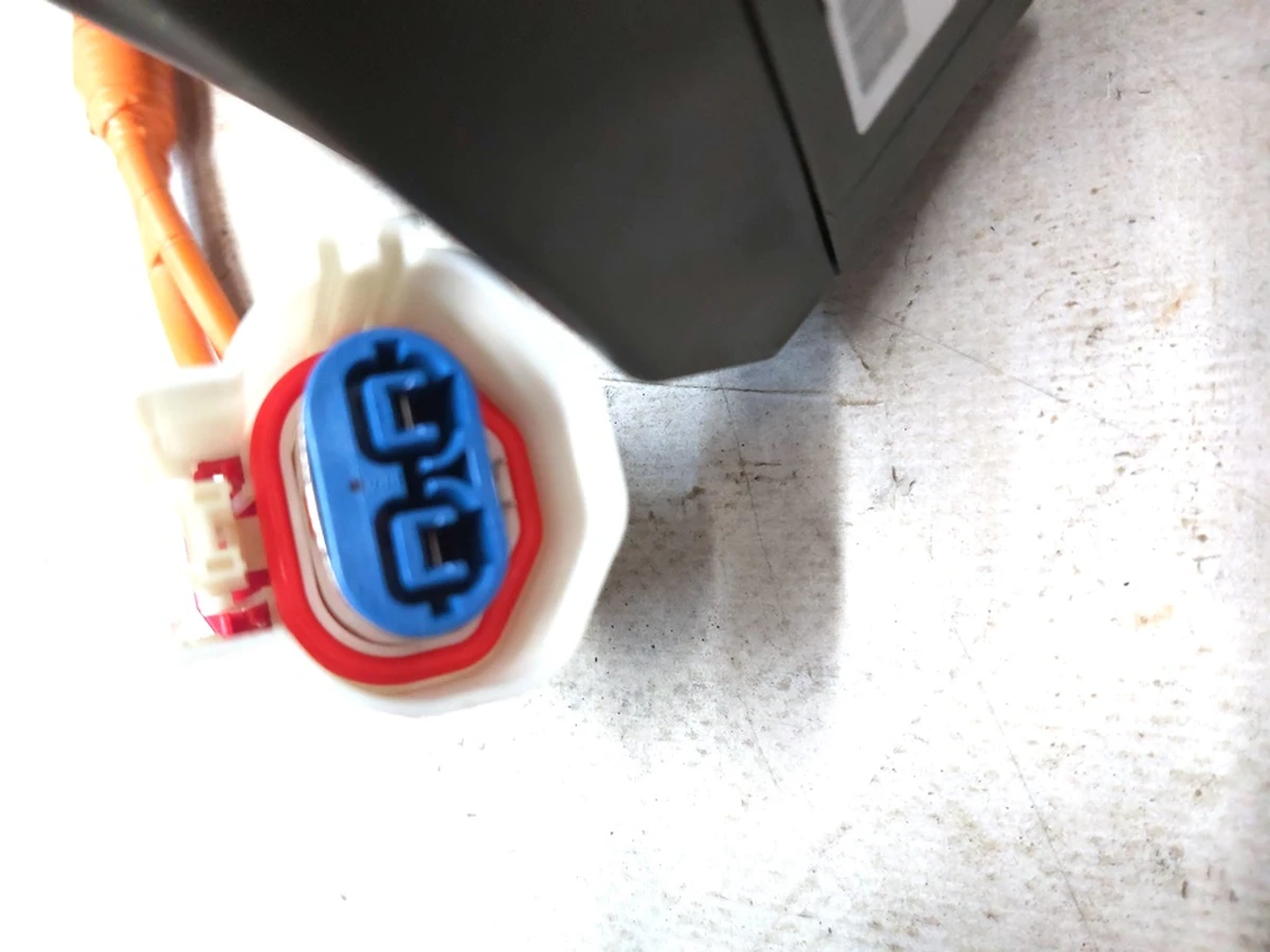 1 Элемент нагревательный печки салона (GEN3) с кабелем в сборе Tesla model S REST, model X 1060432-00-E