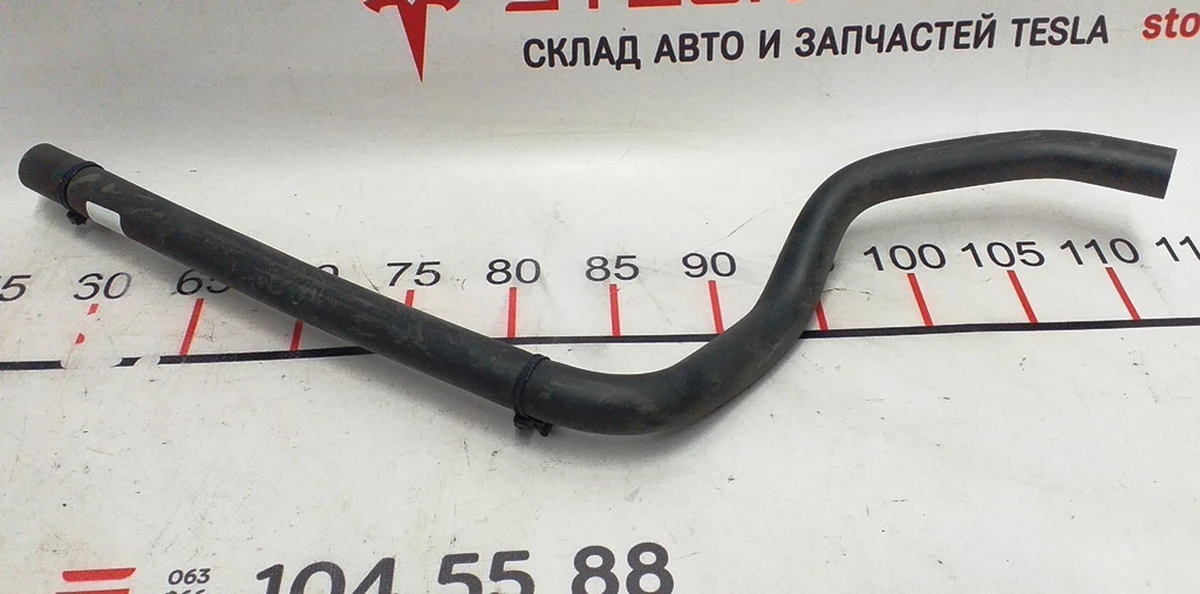 12 Первичная трубка диффузора воздухозаборника под фильтр (левая) Tesla model S REST 1060472-00-В