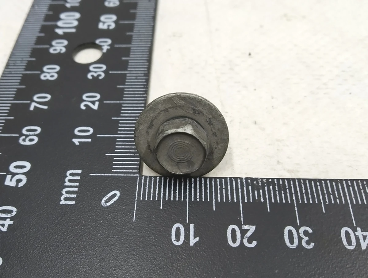 29 Шуруп із шайбою M6x12,STL[8.8],PC,ZNFL Tesla model X 1060685-00-A