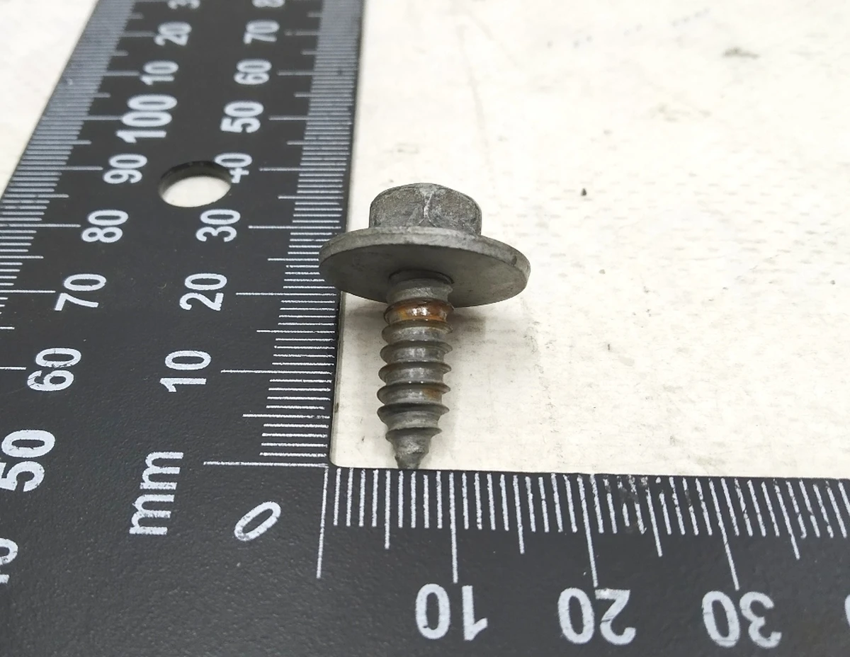 29 Шуруп із шайбою M6x12,STL[8.8],PC,ZNFL Tesla model X 1060685-00-A