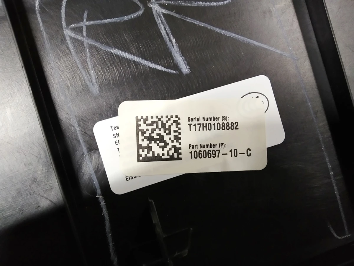 8 Torpedo panel (black artificial leather) PUR/PUR BLK Tesla model S, model S REST 1060695-10-D