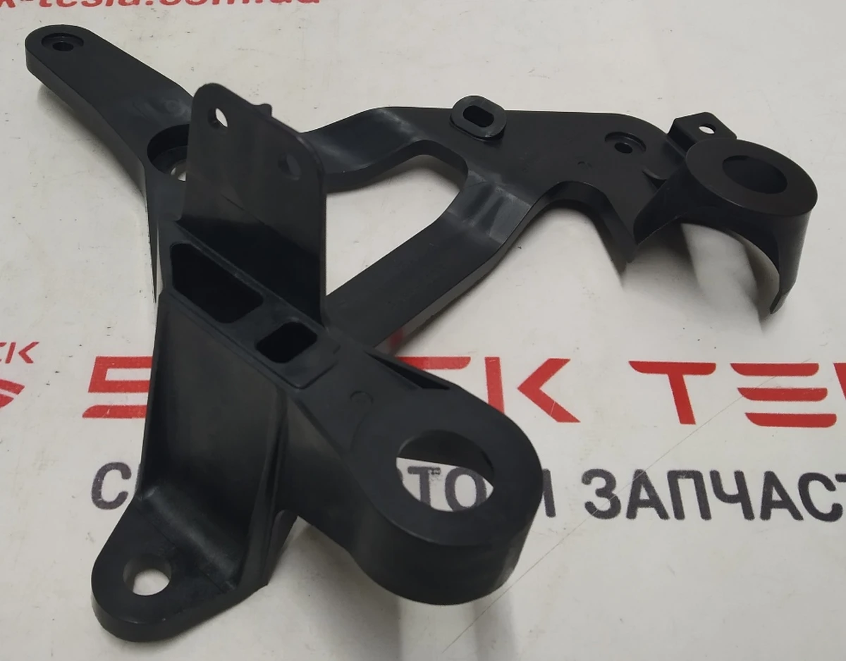 10 Кронштейн компресора (пластик) нижній NEW Tesla S REST 1060855-00-A