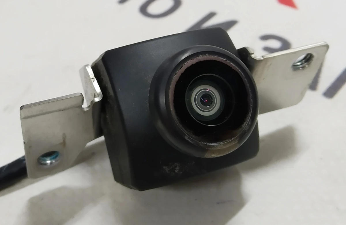 1 Камера заднего вида с царапиной Tesla Model S REST, Model X 1061269-00-D