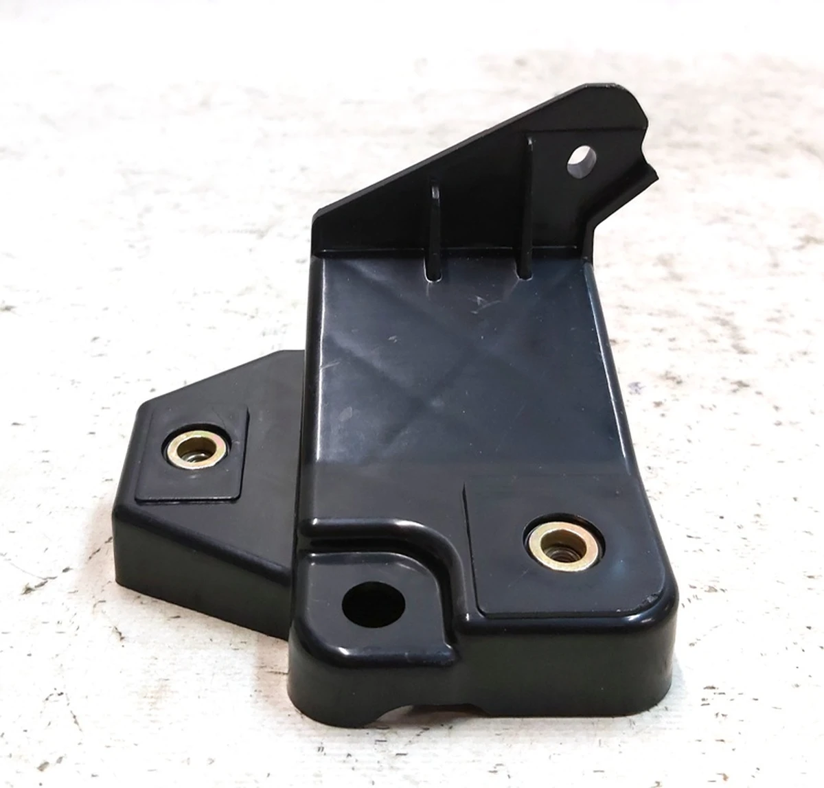 8 Кріплення переднього бампера ліве внутрішнє Tesla model S REST 1061331-00-B